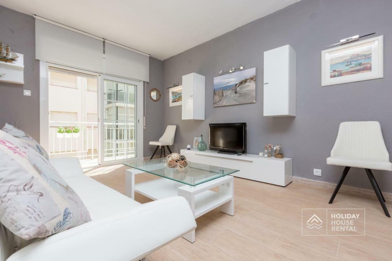 S12 - Beach Front Apartment --Free Wifi- Салоу Екстер'єр фото